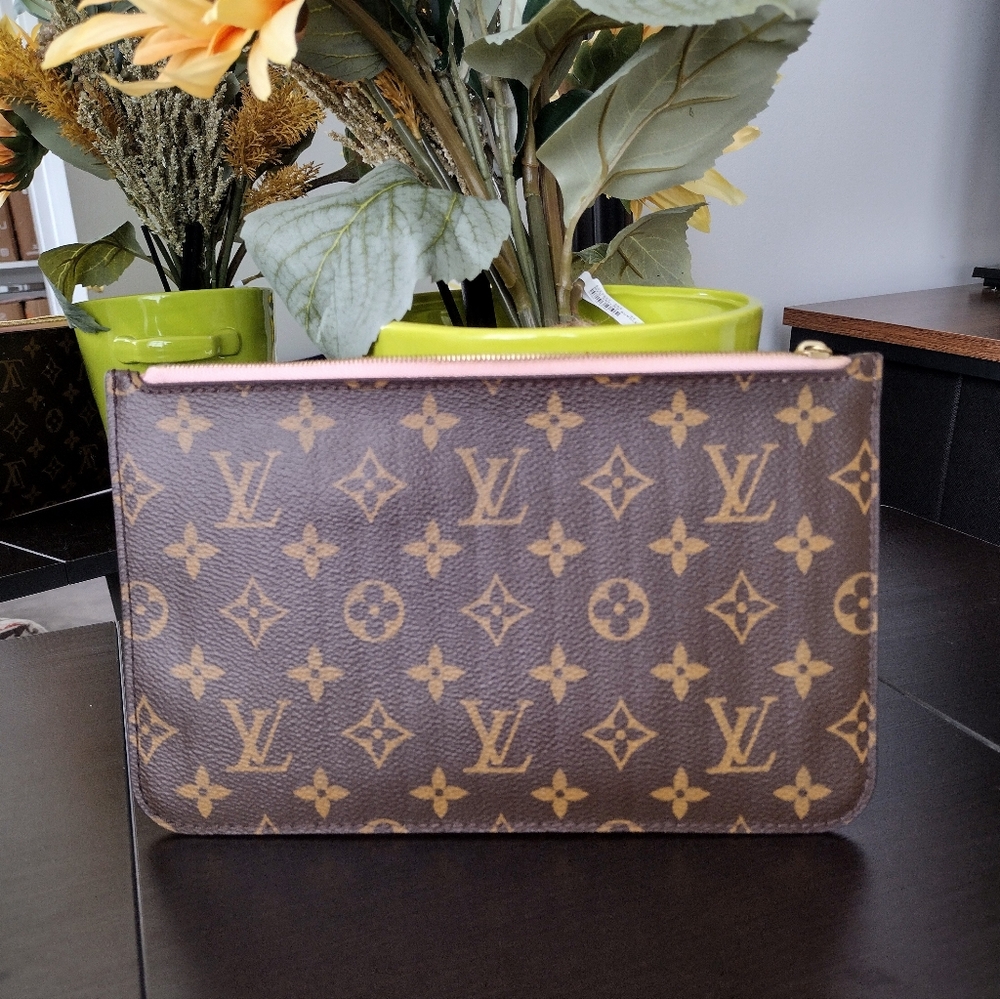 Louis Vuitton Neverfull Pochette Pouch Rose Ballerine Pink Interior